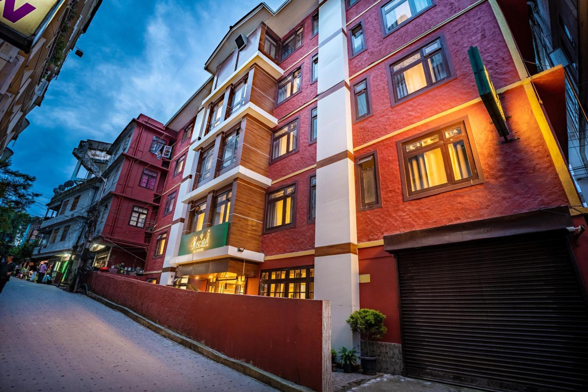 Muscatel Central Hotel - Dzeemkhang Гангток Екстериор снимка